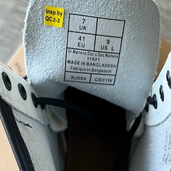 Dr. Martens - Picture 4 of 4